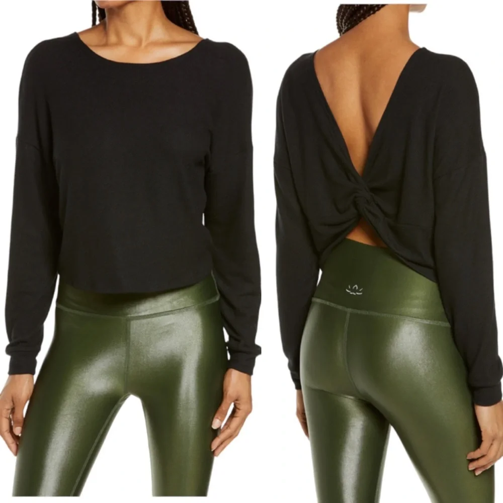 Beyond Yoga Do the Twist Reversible Crop Knit Top Black Size M NWT